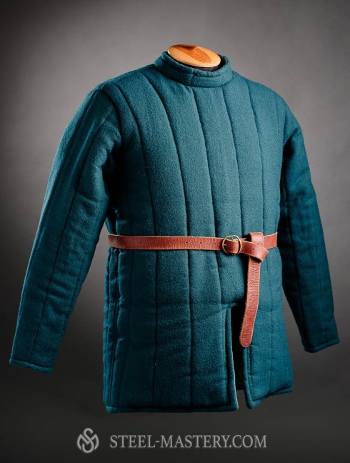 European gambeson front closed