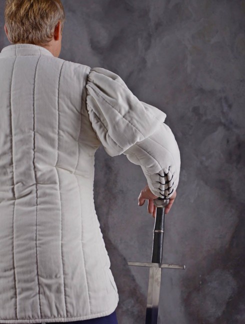 Puffed sleeves doublet