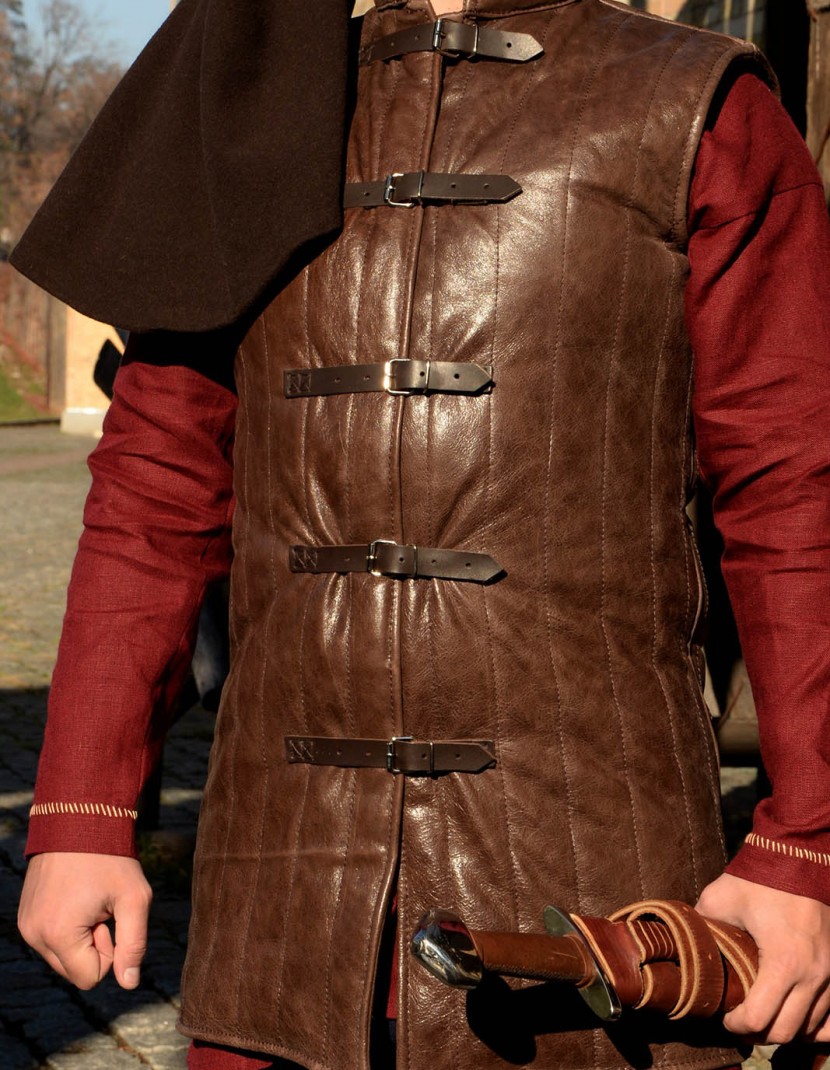 Leather sleeveless gambeson photo made by Steel-mastery.com