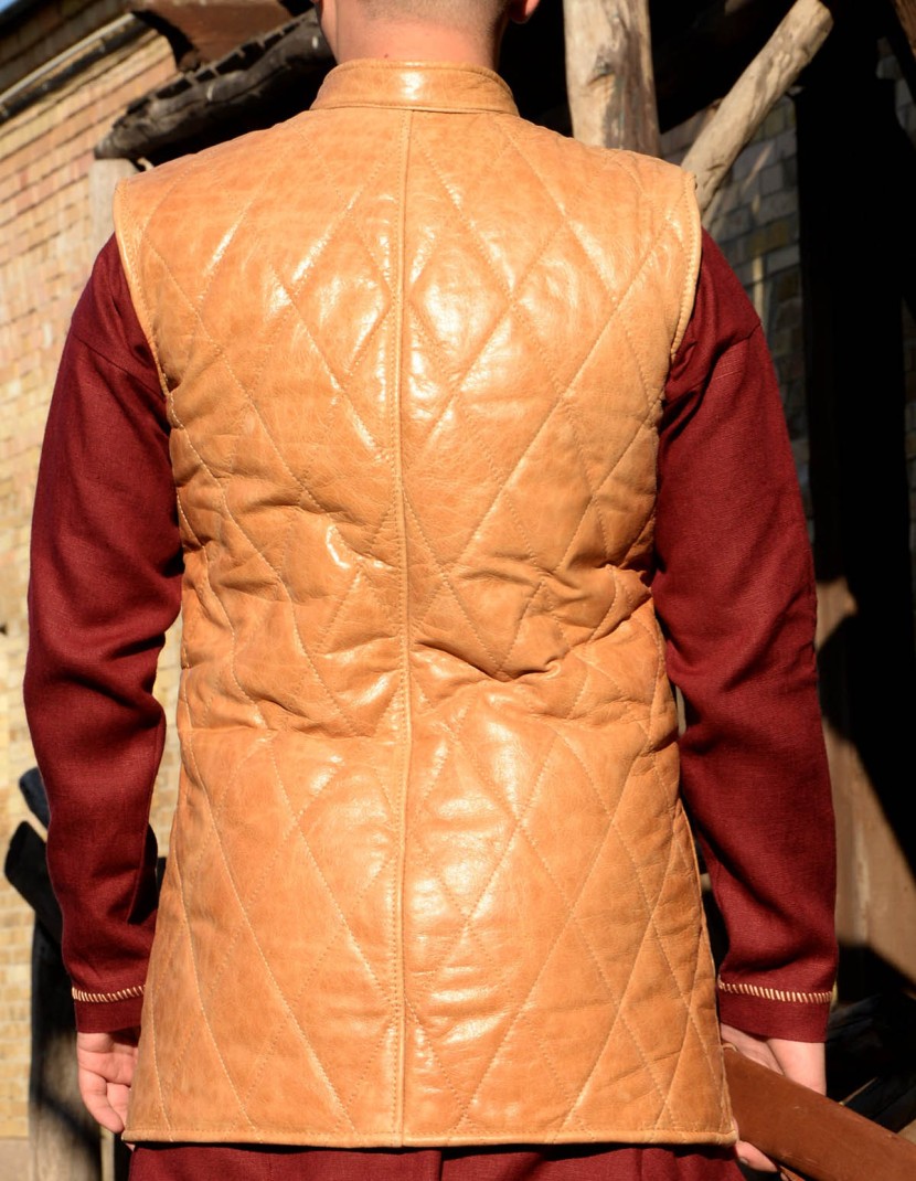 Leather sleeveless gambeson photo made by Steel-mastery.com