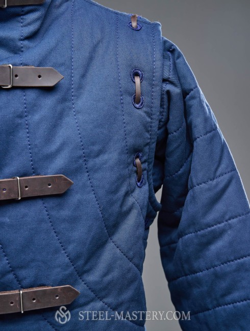 HEMA gambeson with lapped sleeves