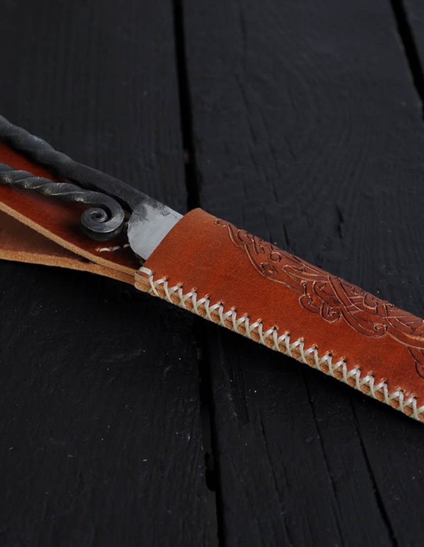 Leather knife sheats photo made by Steel-mastery.com