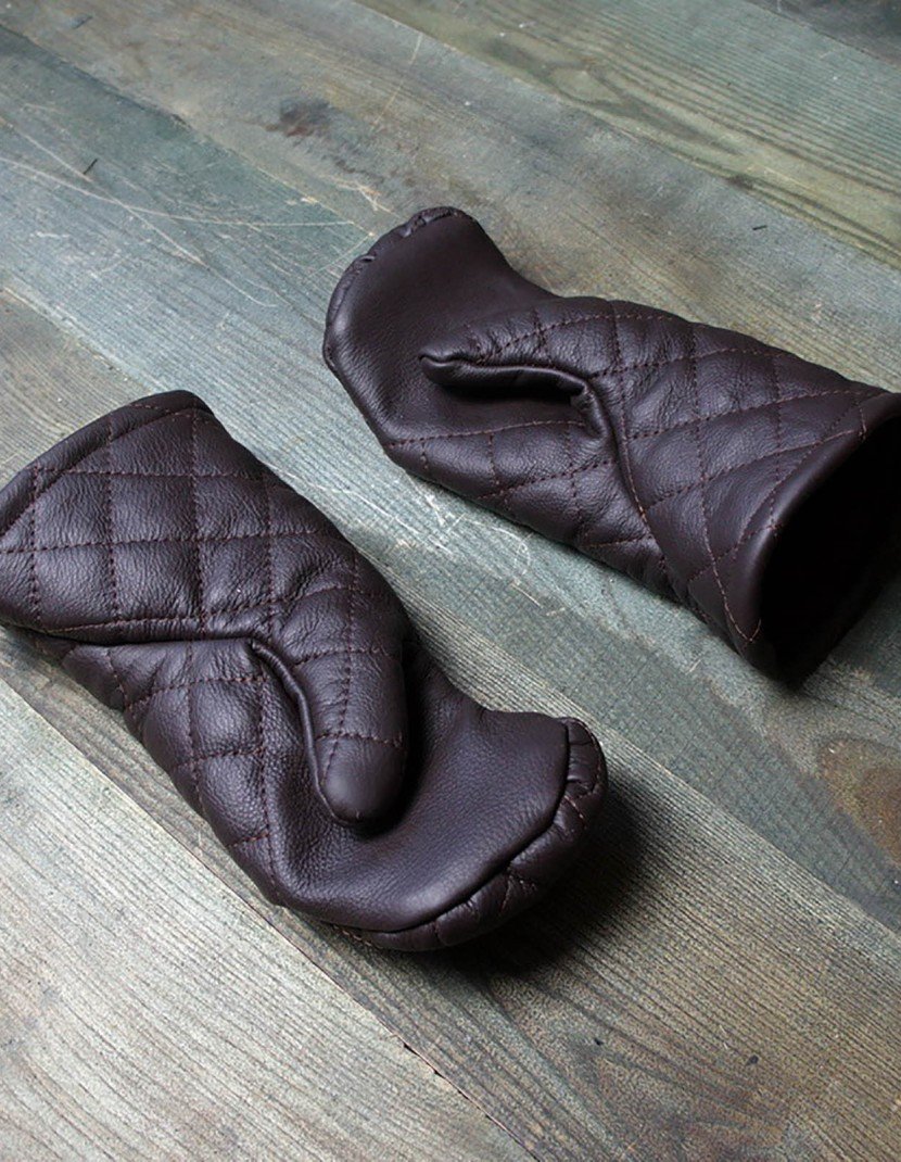 Leather mittens with diamond stitching photo made by Steel-mastery.com