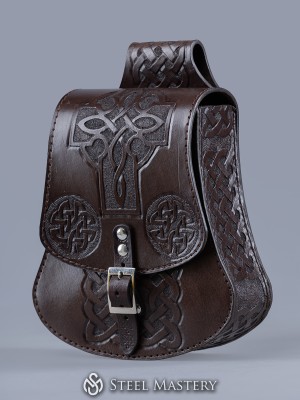 Bolsa de cinturón de cuero celta grabada