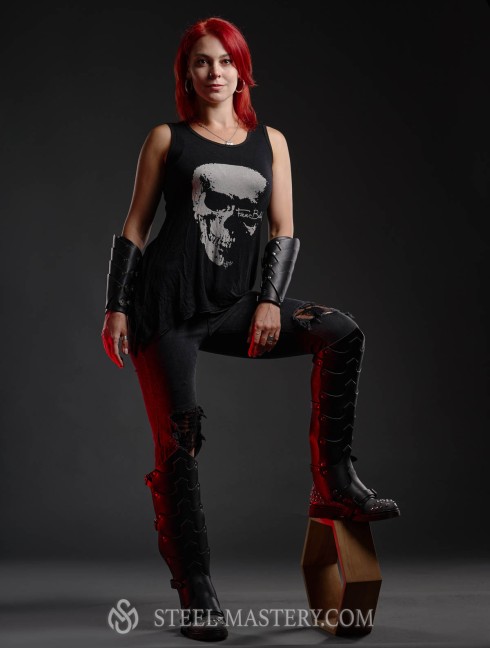 Leather fantasy set in Dragon style