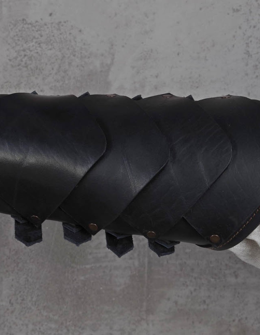 Leather bracers in Dragon style photo made by Steel-mastery.com