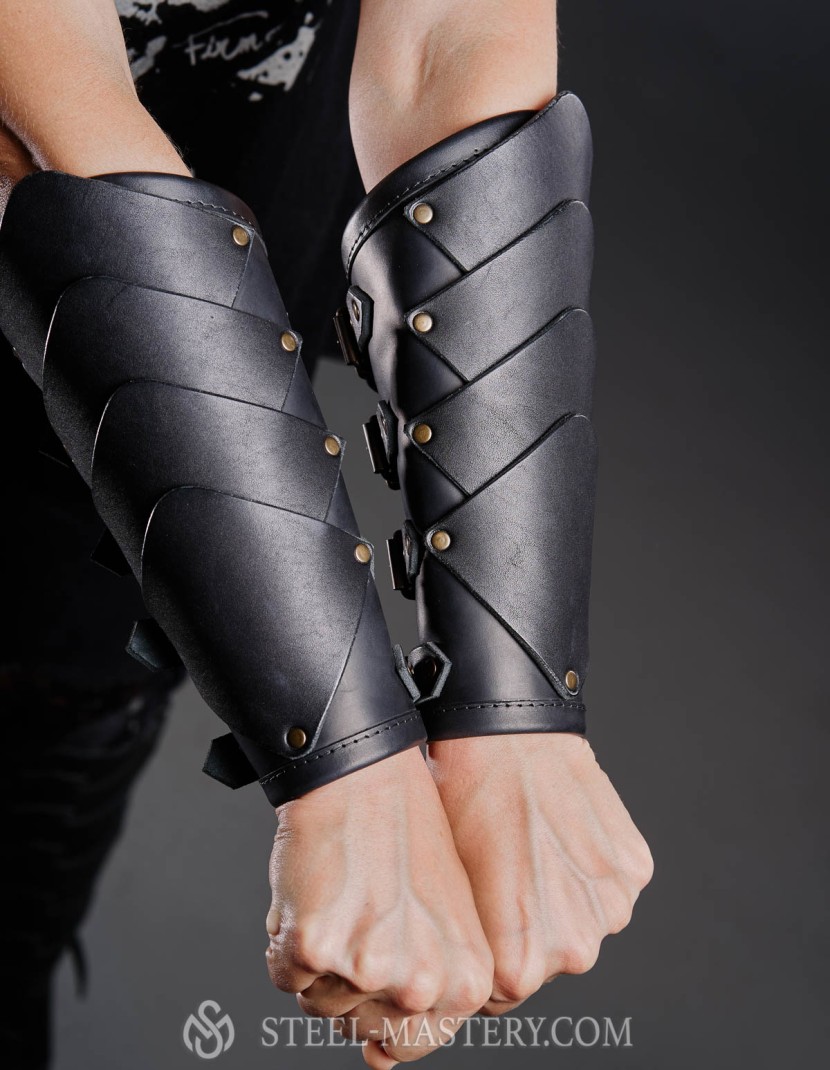 Leather bracers in Dragon style photo made by Steel-mastery.com