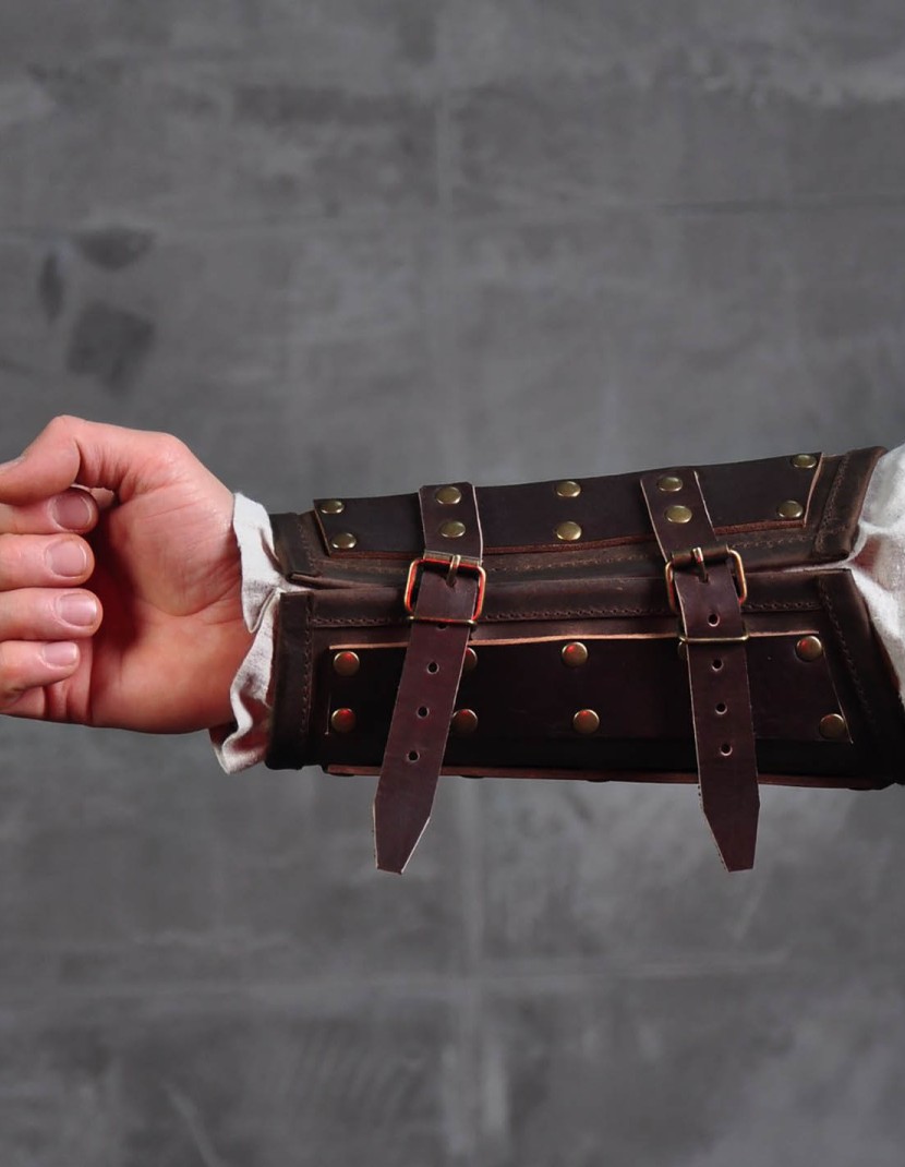 Leather bracers from armor costume in style of Bëor the Old photo made by Steel-mastery.com