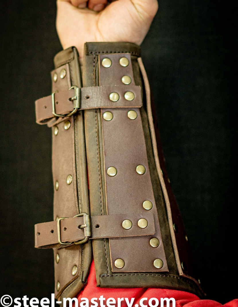 Leather bracers from armor costume in style of Bëor the Old photo made by Steel-mastery.com