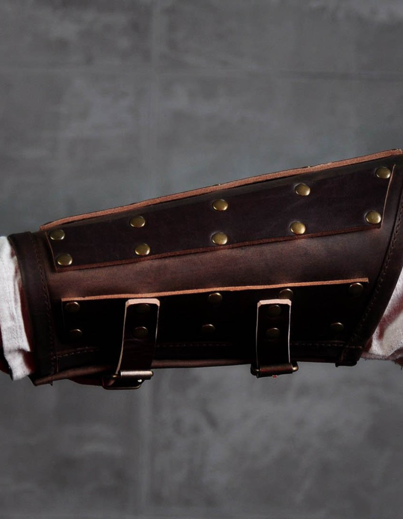Leather bracers from armor costume in style of Bëor the Old photo made by Steel-mastery.com