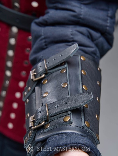 Leather bracers with diamond pattern 