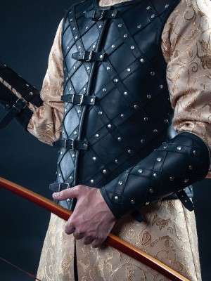 Leather bracers with diamond pattern 
