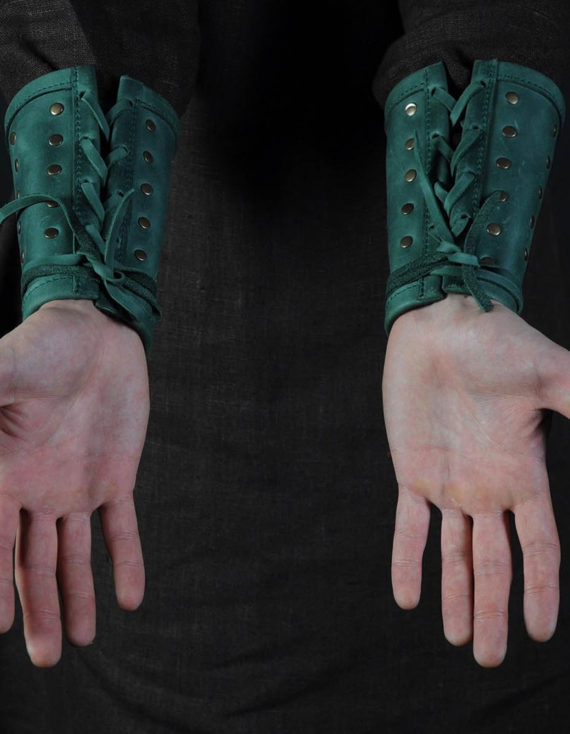 ROBIN HOOD LEATHER BRACERS photo made by Steel-mastery.com