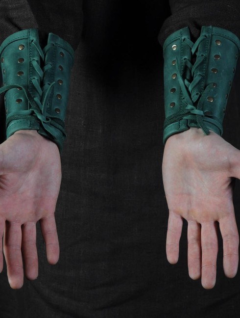 ROBIN HOOD LEATHER BRACERS