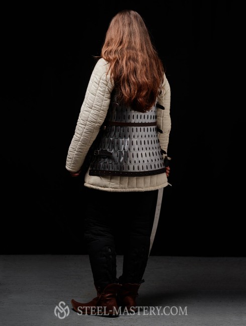 Lamellar armor 