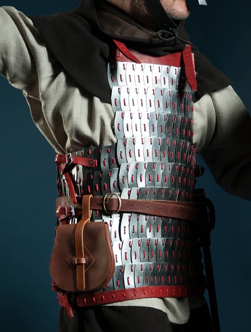 Lamellar armor 