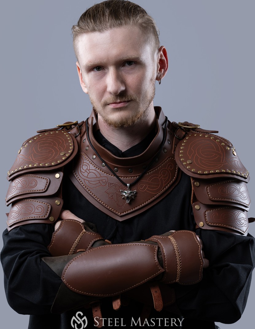 The Witcher: Cat School Leather Bracers photo made by Steel-mastery.com