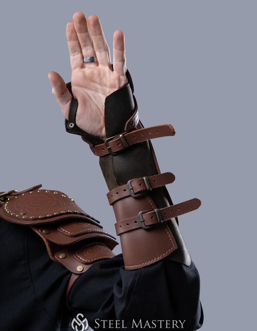 The Witcher: Cat School Leather Bracers photo made by Steel-mastery.com