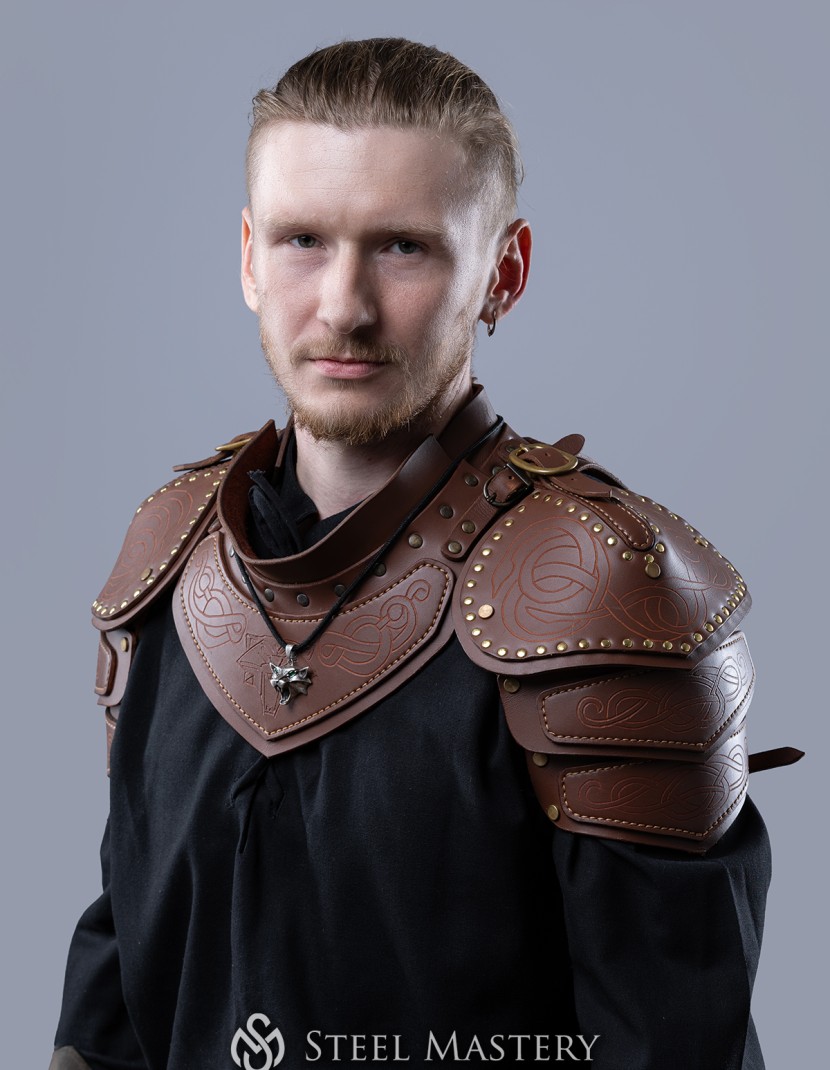 The Witcher: Cat School Leather Pauldrons photo made by Steel-mastery.com