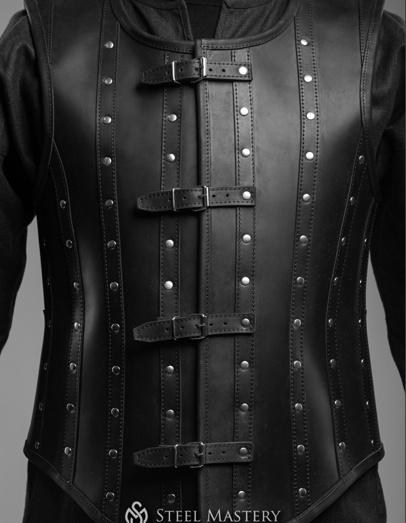 Leather vest in Renaissance style photo made by Steel-mastery.com