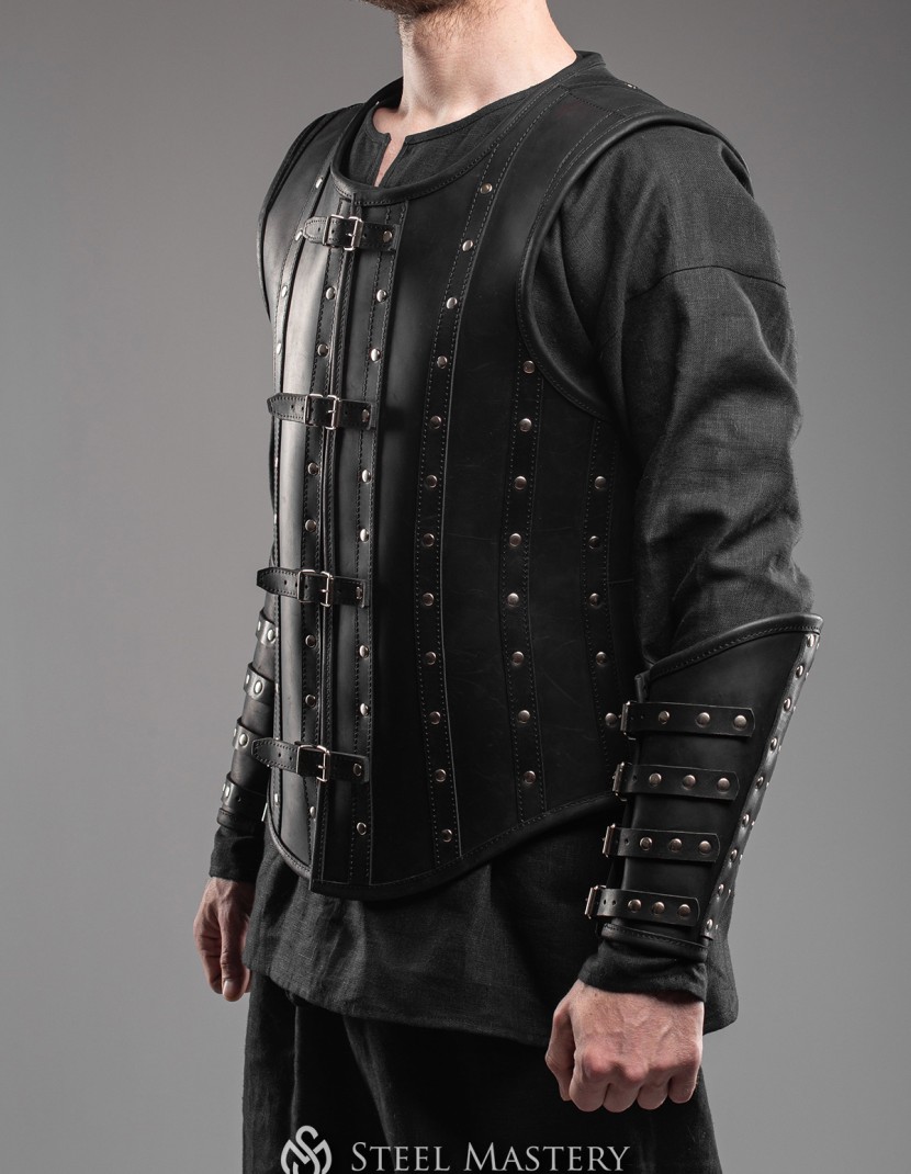 Leather vest in Renaissance style photo made by Steel-mastery.com