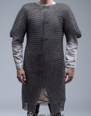 Plain mail with short sleeves