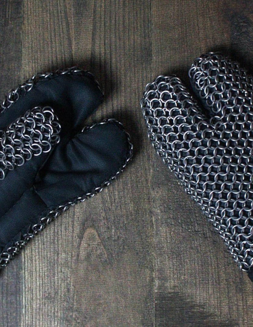 Padded gauntlets with full chain mail protection photo made by Steel-mastery.com