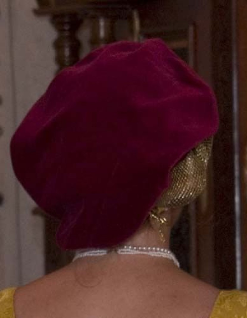 The velvet beret with gold snood photo made by Steel-mastery.com