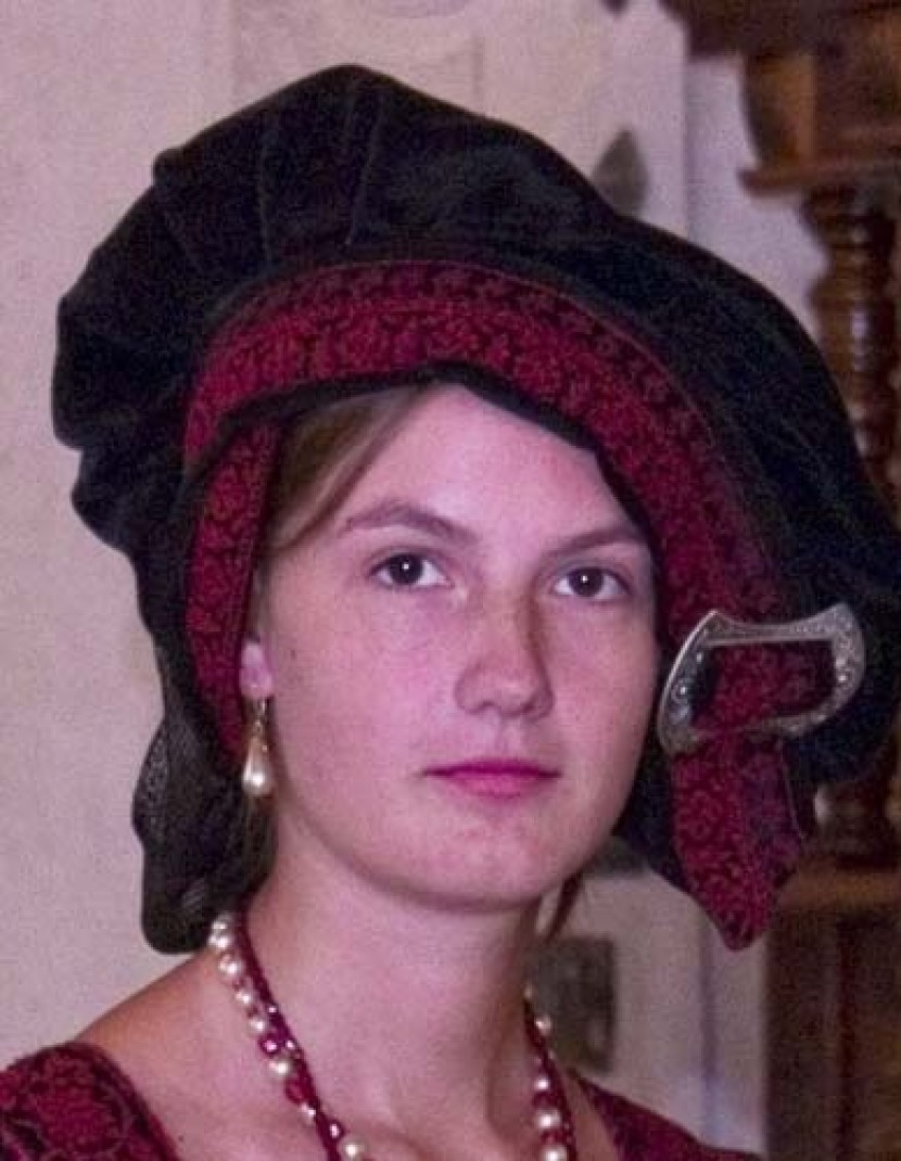 The velvet beret with black snood photo made by Steel-mastery.com
