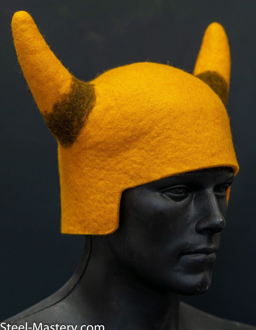  Felt hat with horns photo made by Steel-mastery.com
