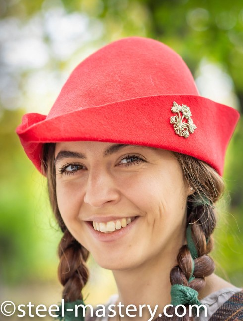 Tyrolean hat with a curly edge