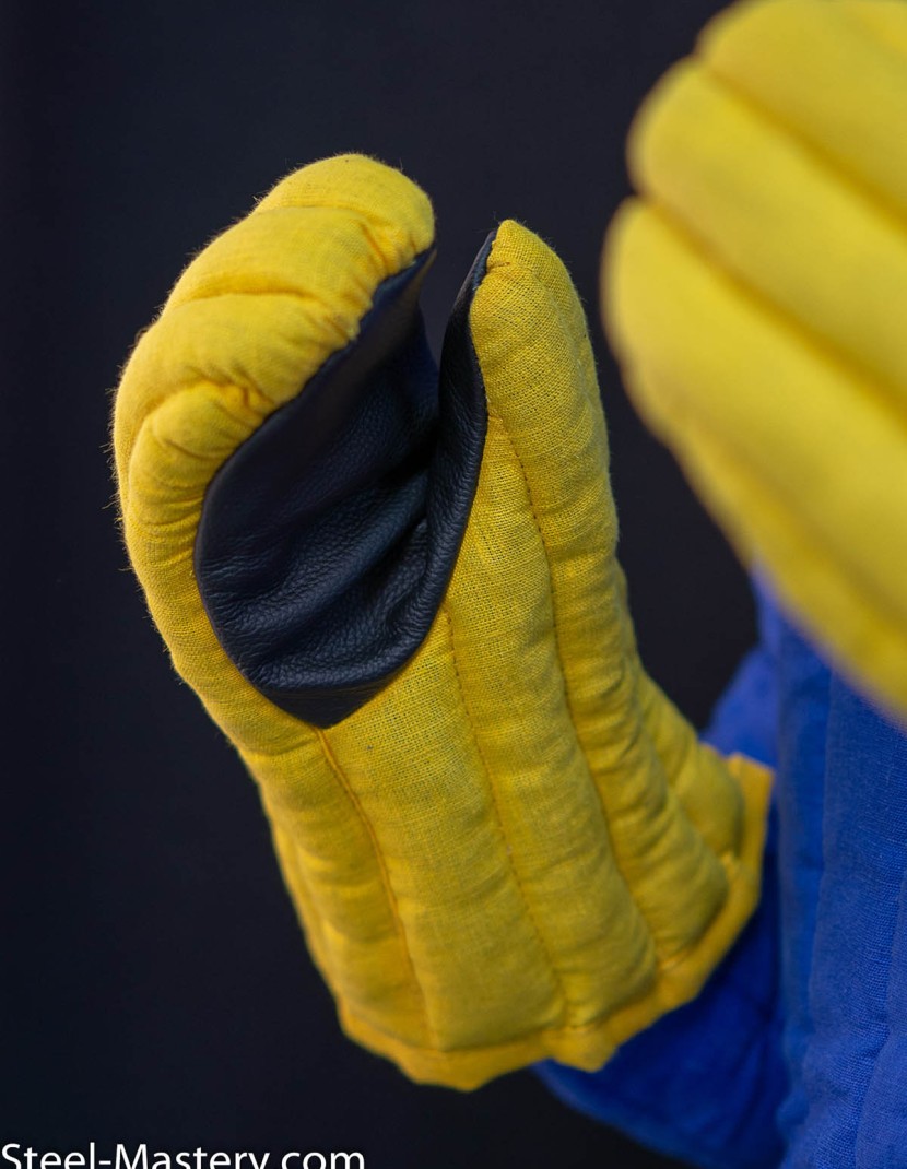 Padded gauntlets with leather insets photo made by Steel-mastery.com