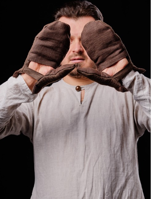 Padded mittens of XII-XIII centuries
