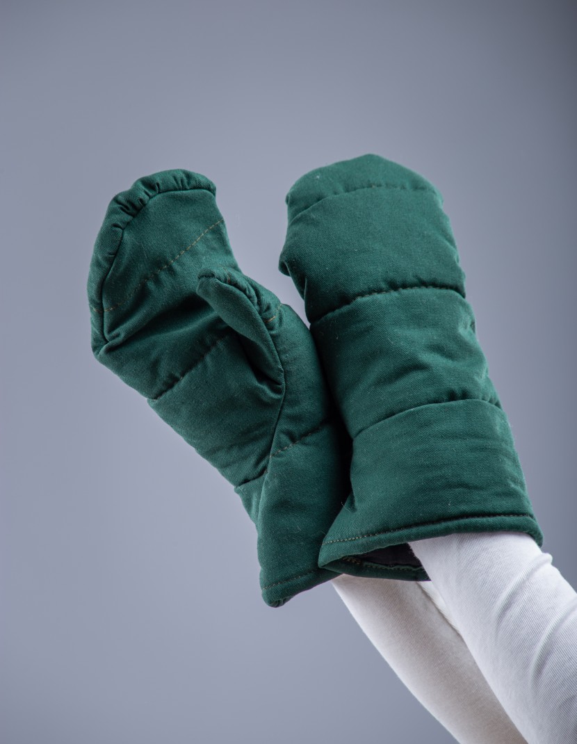 Padded mittens for medieval fencing photo made by Steel-mastery.com