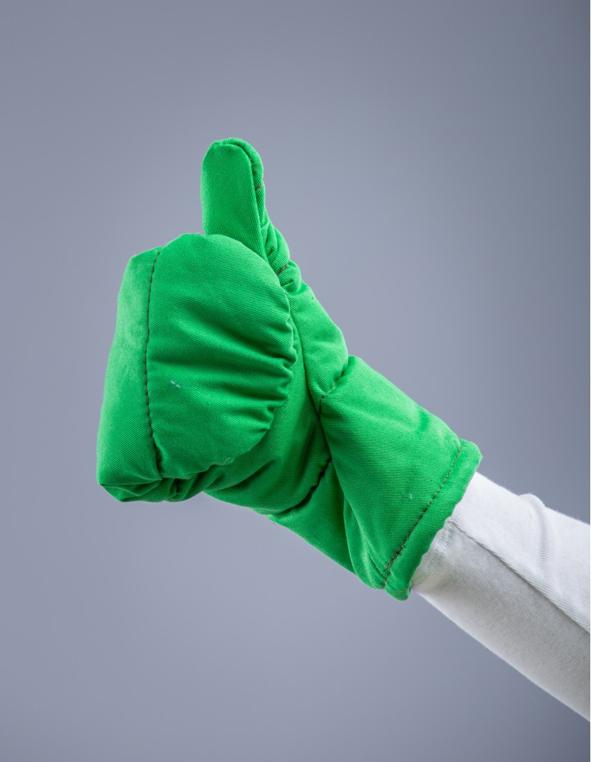 Padded mittens for medieval fencing photo made by Steel-mastery.com