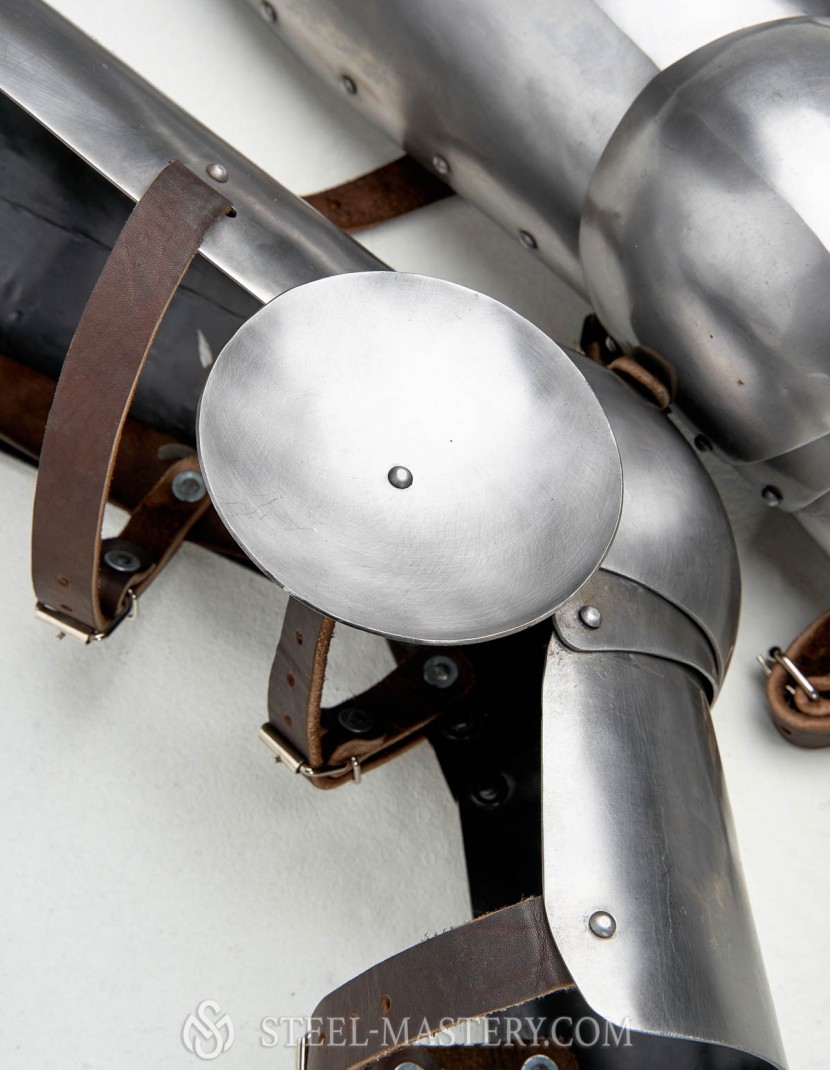 PLATE LEGS WITH KNEE CAPS  photo made by Steel-mastery.com