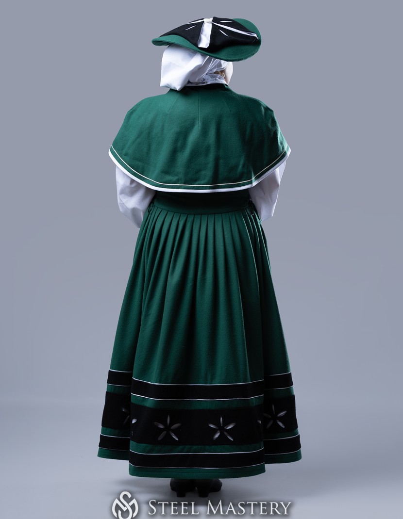 Green Women's Landsknecht costume,  Kampfrau dress - in stock photo made by Steel-mastery.com