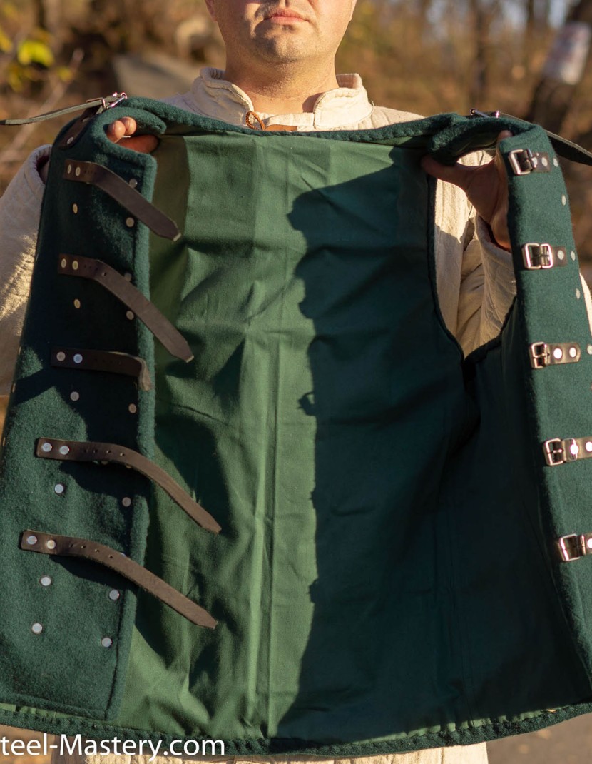 GREEN WOOLEN BRIGANDINE photo made by Steel-mastery.com