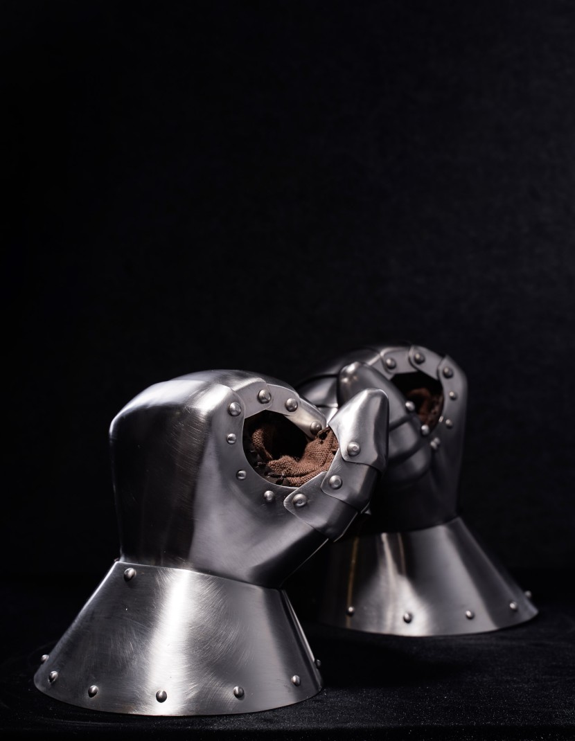 PLATE GAUNTLETS FOR SCA AND HEMA  photo made by Steel-mastery.com