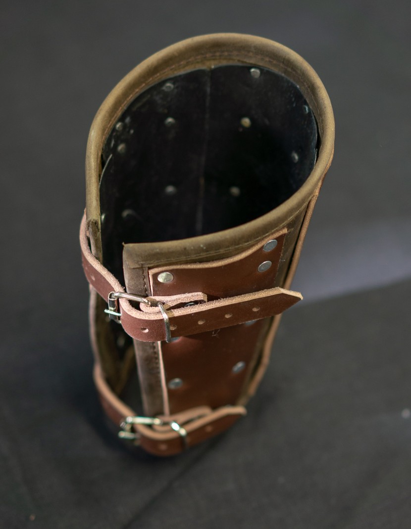 Leather brown medieval bracers photo made by Steel-mastery.com