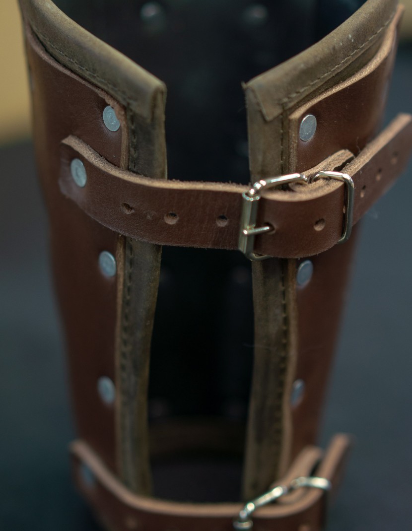 Leather brown medieval bracers photo made by Steel-mastery.com