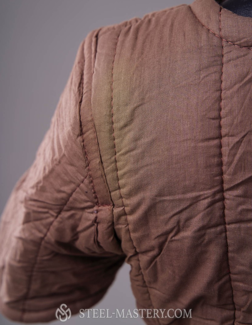 GAMBESON WITH ELBOW-LENGHT SLEEVES (XS-SIZE)  photo made by Steel-mastery.com