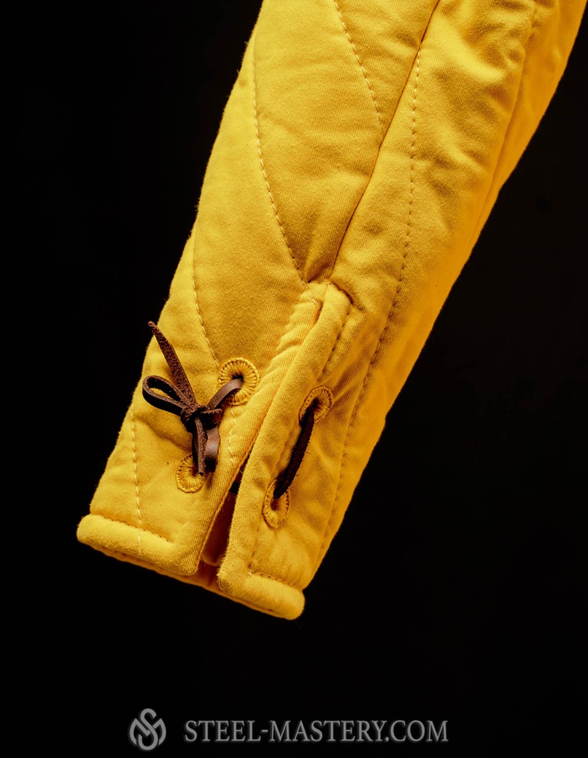 Traditional yellow gambeson (L-size) photo made by Steel-mastery.com