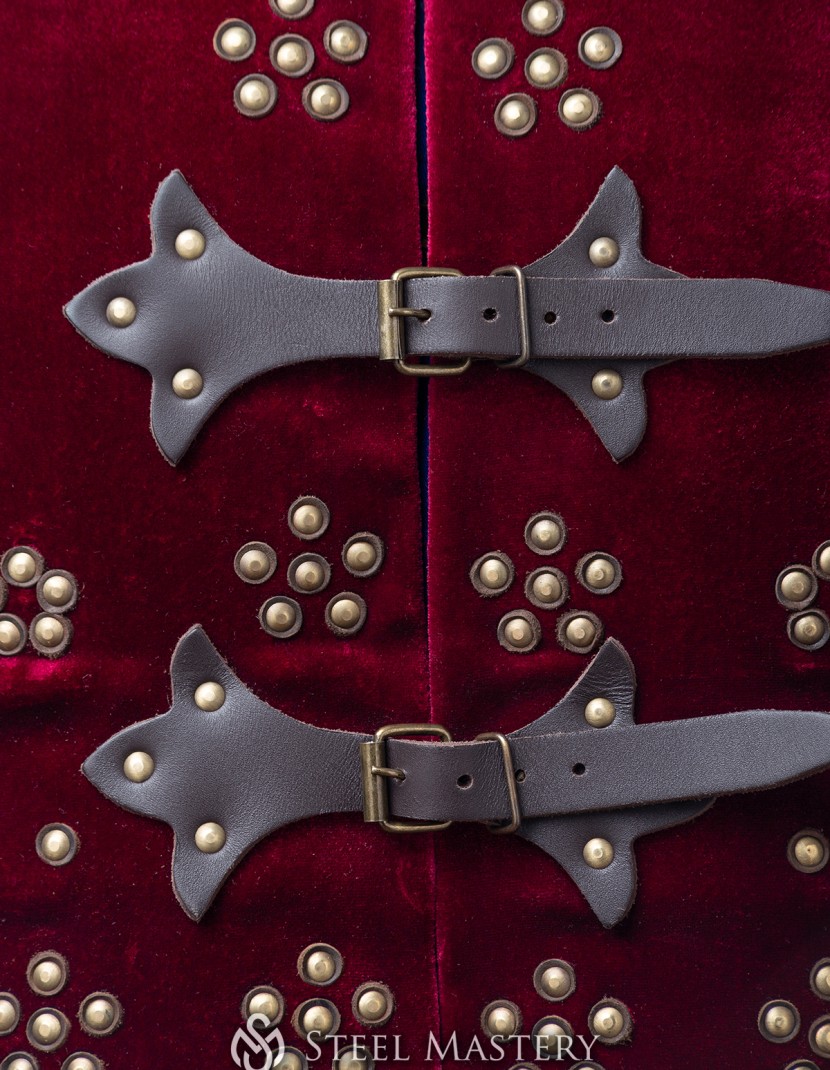 Wine red Caesar large-plated brigandine in stock photo made by Steel-mastery.com