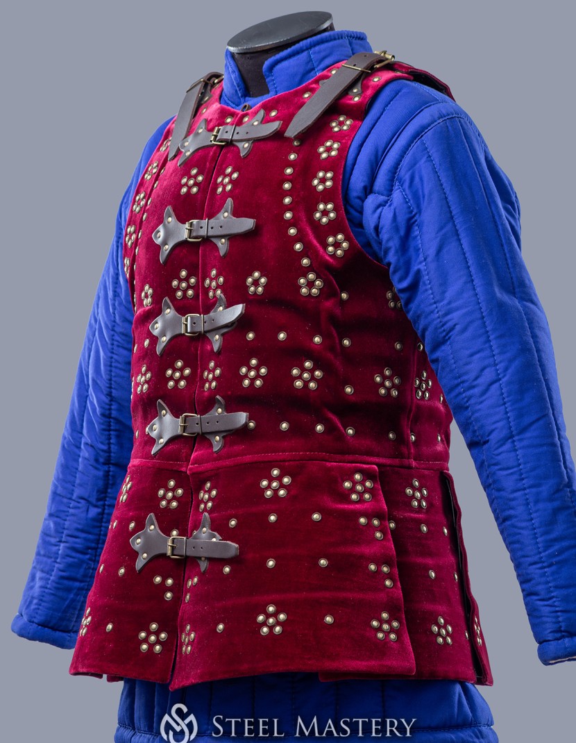 Wine red Caesar large-plated brigandine in stock photo made by Steel-mastery.com