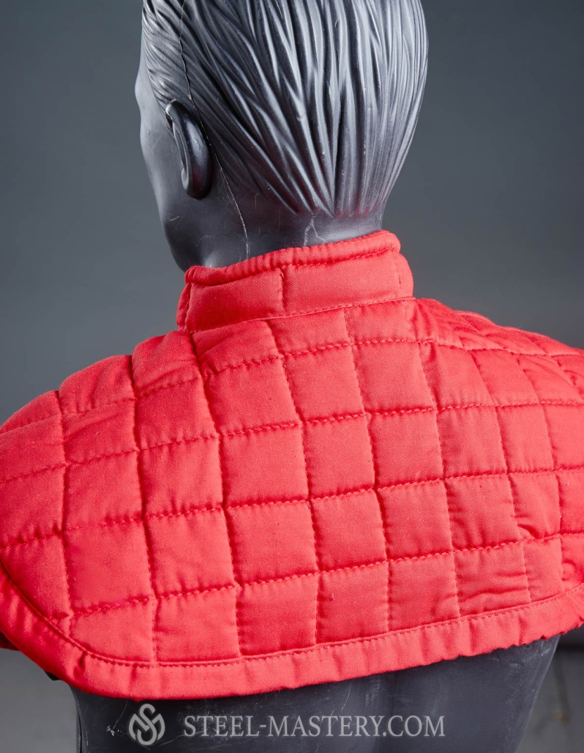 Red cotton padded pelerine  photo made by Steel-mastery.com