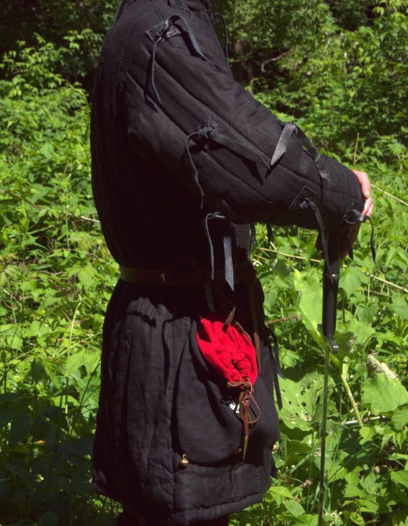 Medieval linen gambeson photo made by Steel-mastery.com