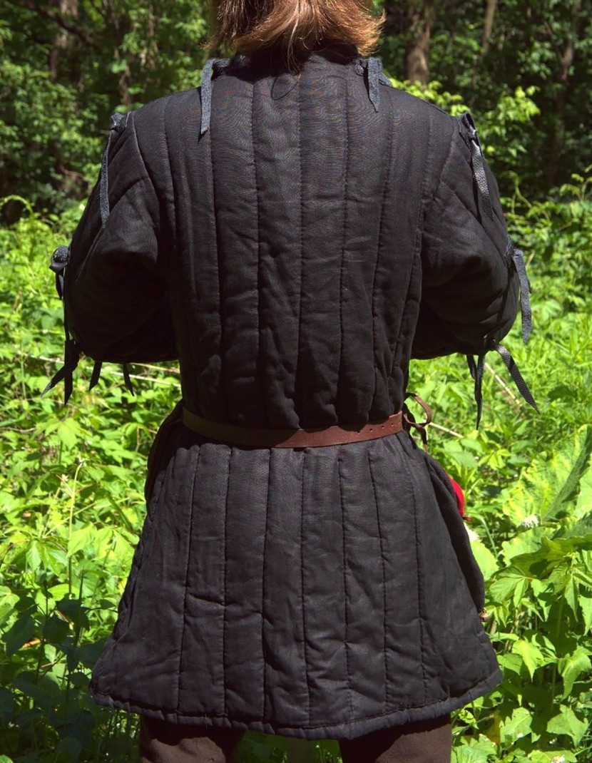 Medieval linen gambeson photo made by Steel-mastery.com