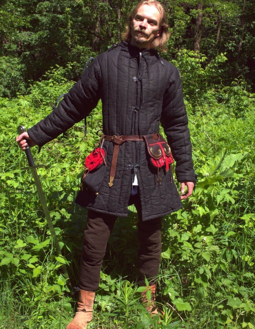 Medieval linen gambeson photo made by Steel-mastery.com