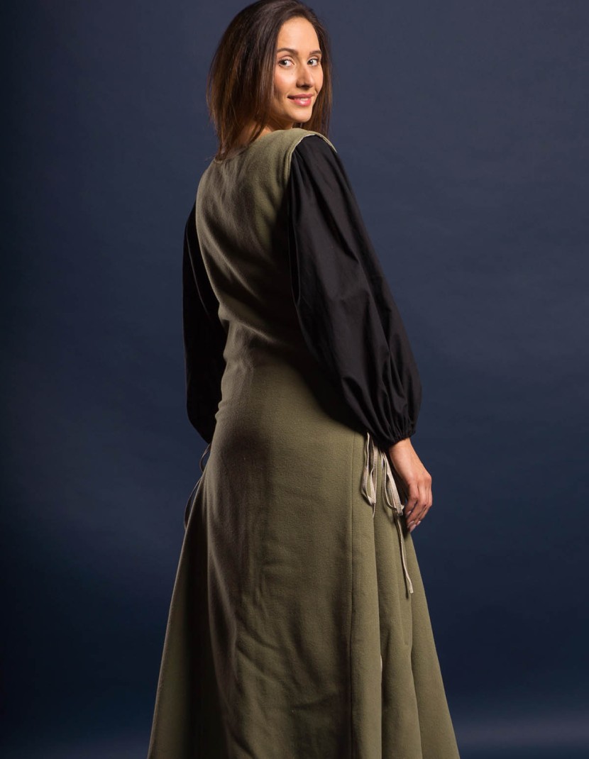 GREEN MEDIEVAL PRINCESS DRESS photo made by Steel-mastery.com